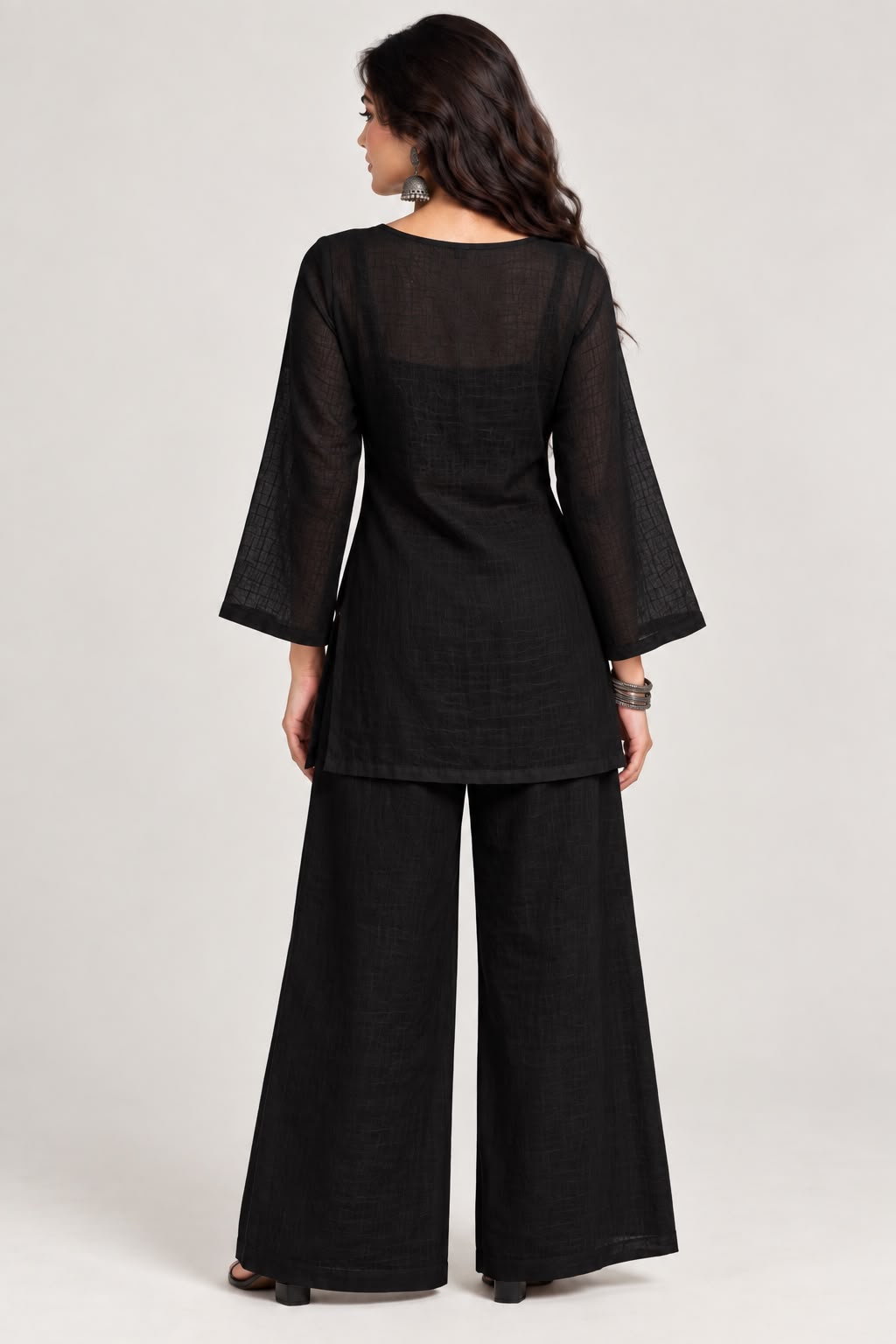 Zareen Noir Textured Kurti